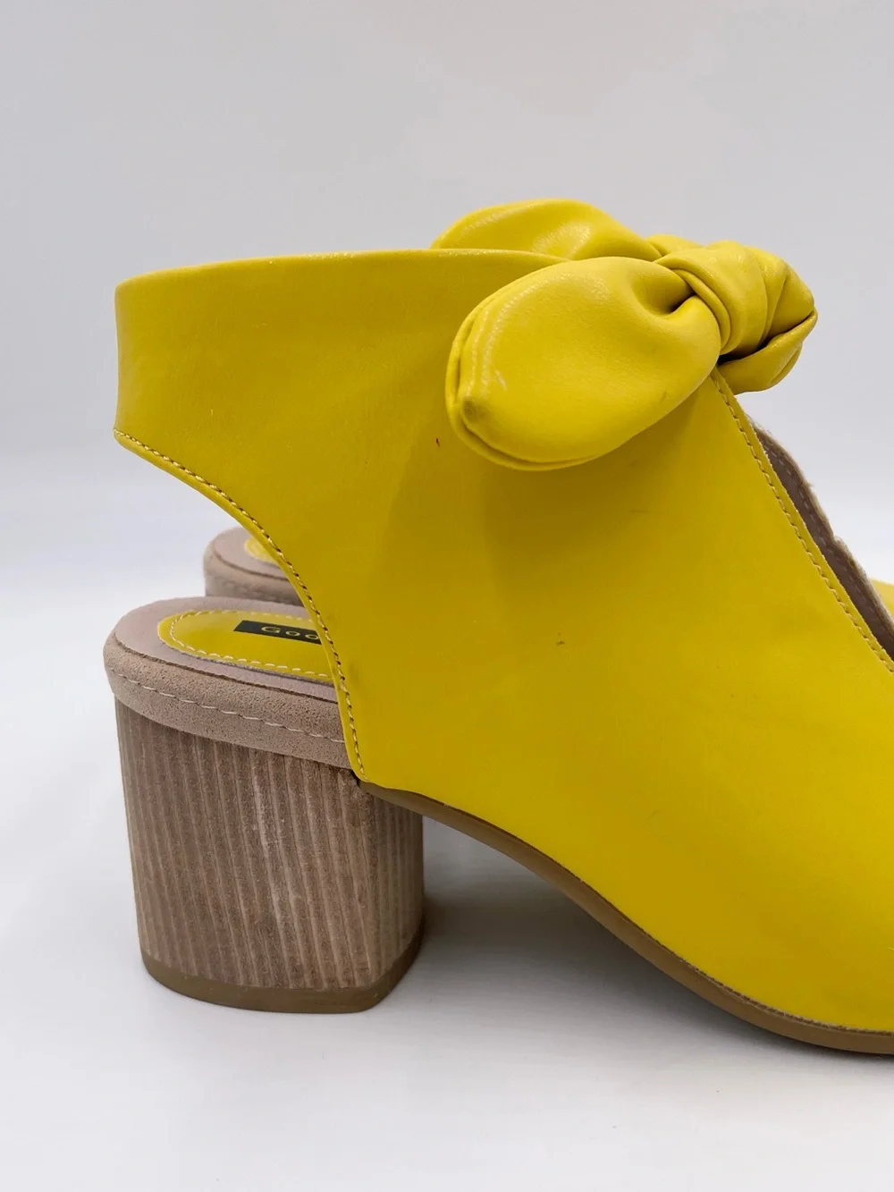 NEW Good Choice Kimora Sandal Heels Size 6 Bright Yellow Faux Leather Bow Detail